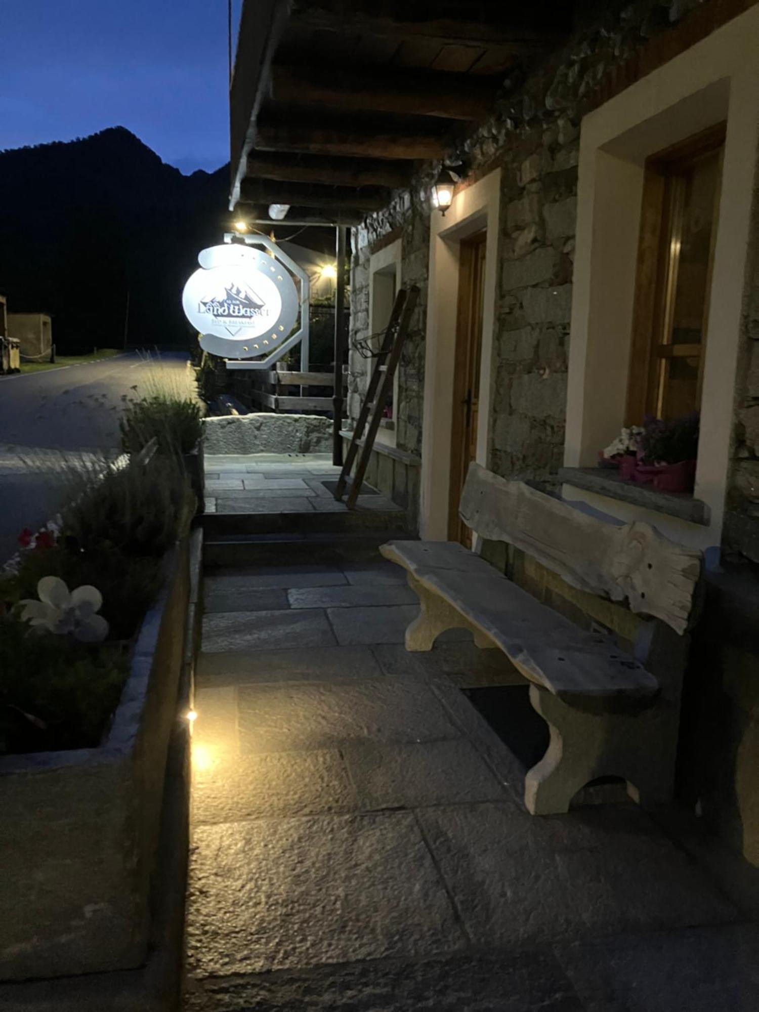 Ospitalita Rurale Familiare Land Wasser Bed and Breakfast Varallo Εξωτερικό φωτογραφία