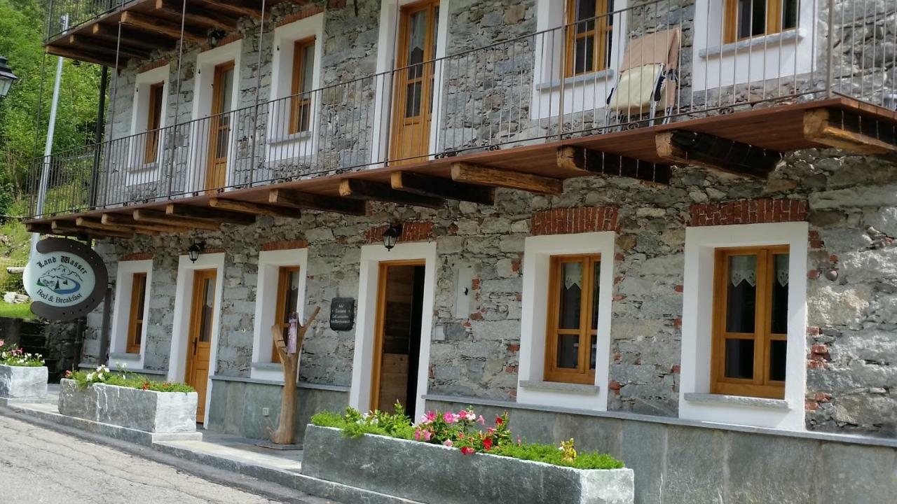 Ospitalita Rurale Familiare Land Wasser Bed and Breakfast Varallo Εξωτερικό φωτογραφία